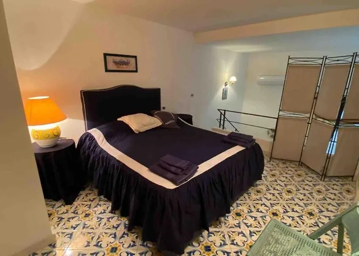 Casa Caprilu * קאפרי